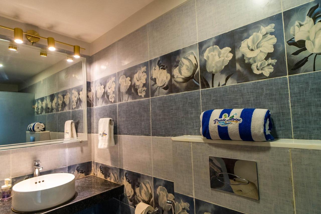 Grande Alpine Hotel Vagator Zewnętrze zdjęcie