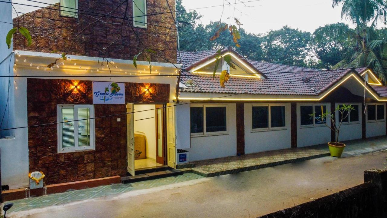Grande Alpine Hotel Vagator Zewnętrze zdjęcie